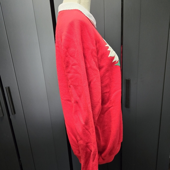 Vintage Hanes collared red and white holiday Christmas festive sweatshirt - Picture 4 of 8